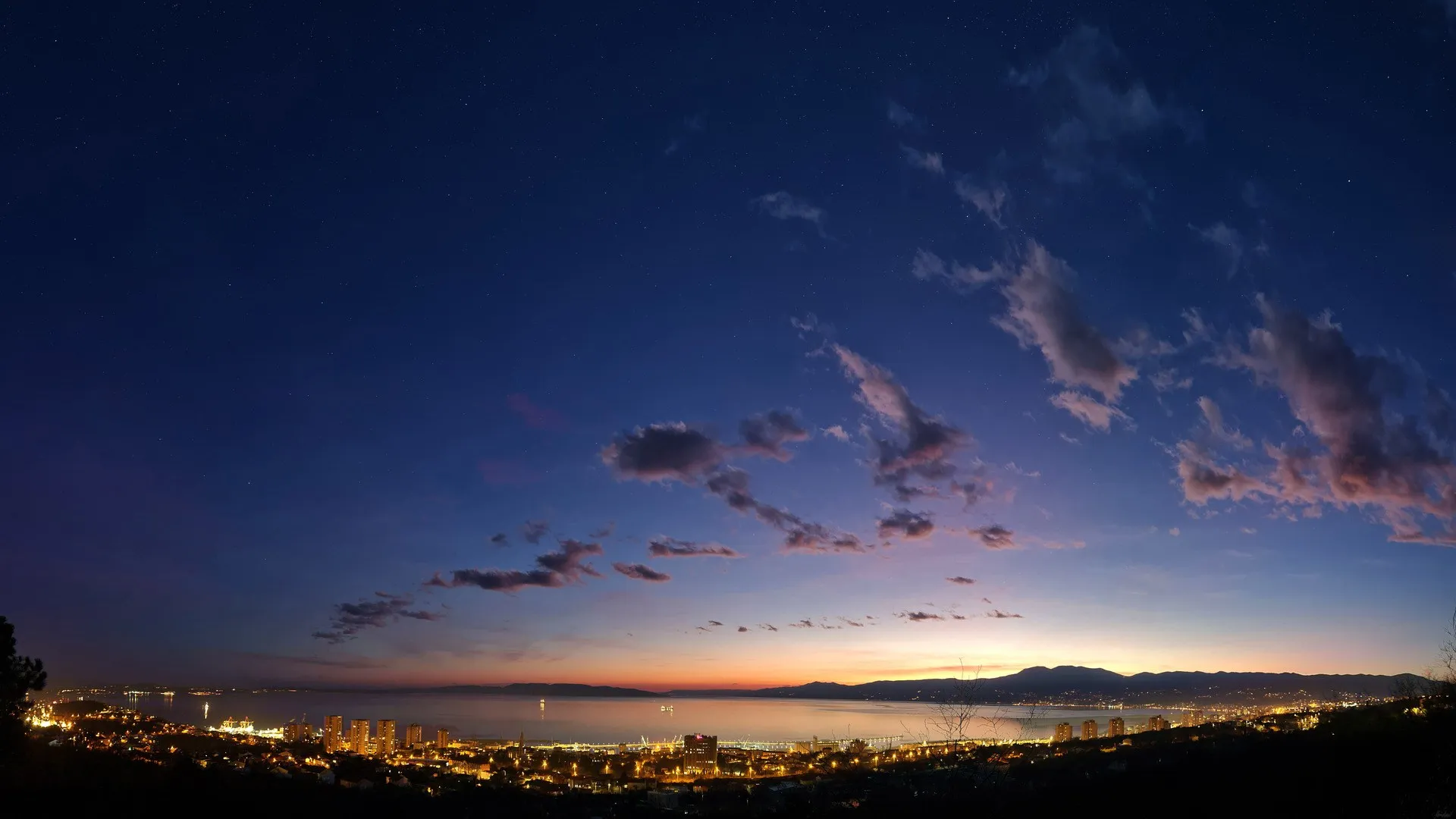 克罗地亚 夜 云 城市 海景 船 电脑壁纸 8K壁纸