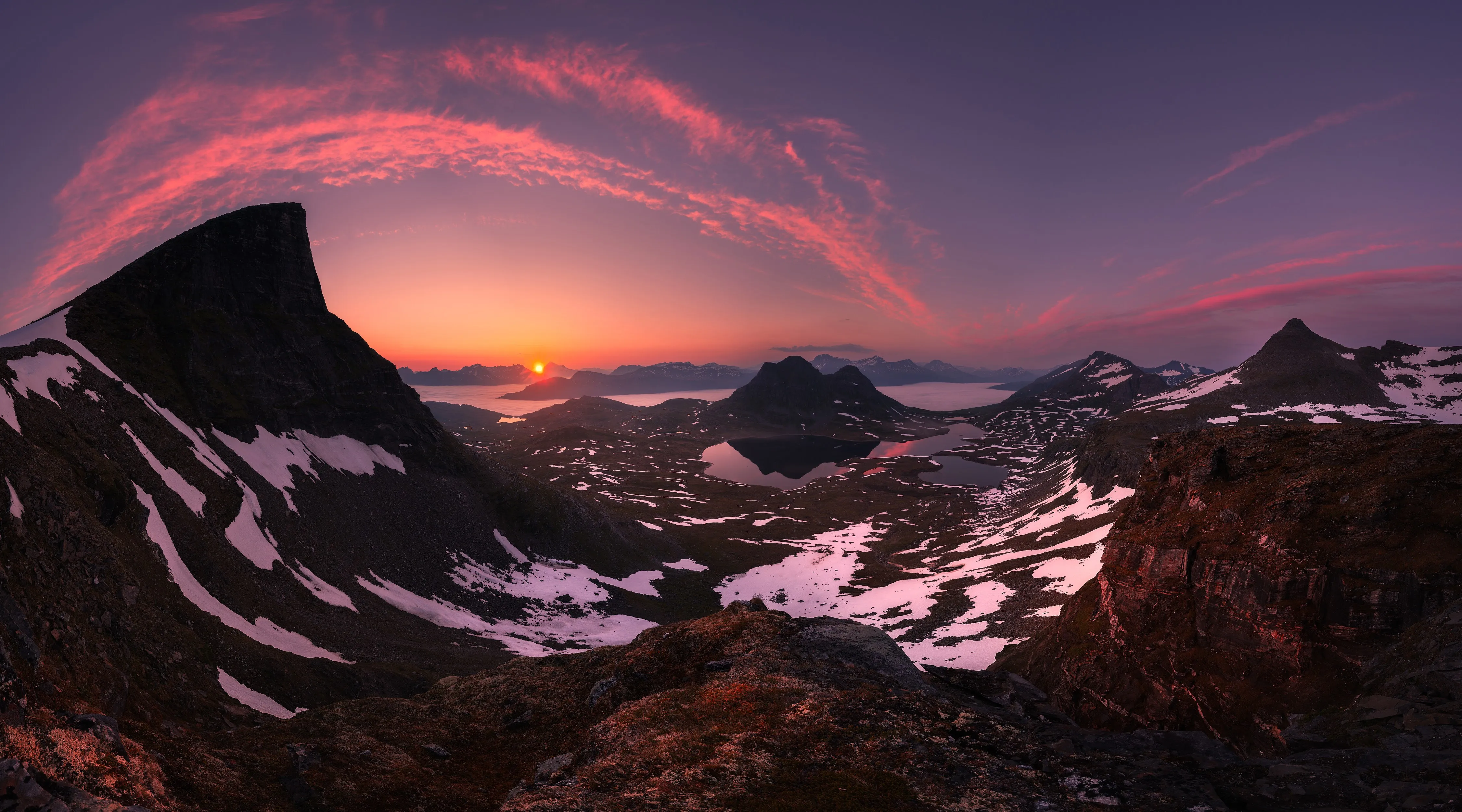 自然 风景 山脉 雪 云 水 太阳 岩石 远景 日出 湖泊 4K壁纸