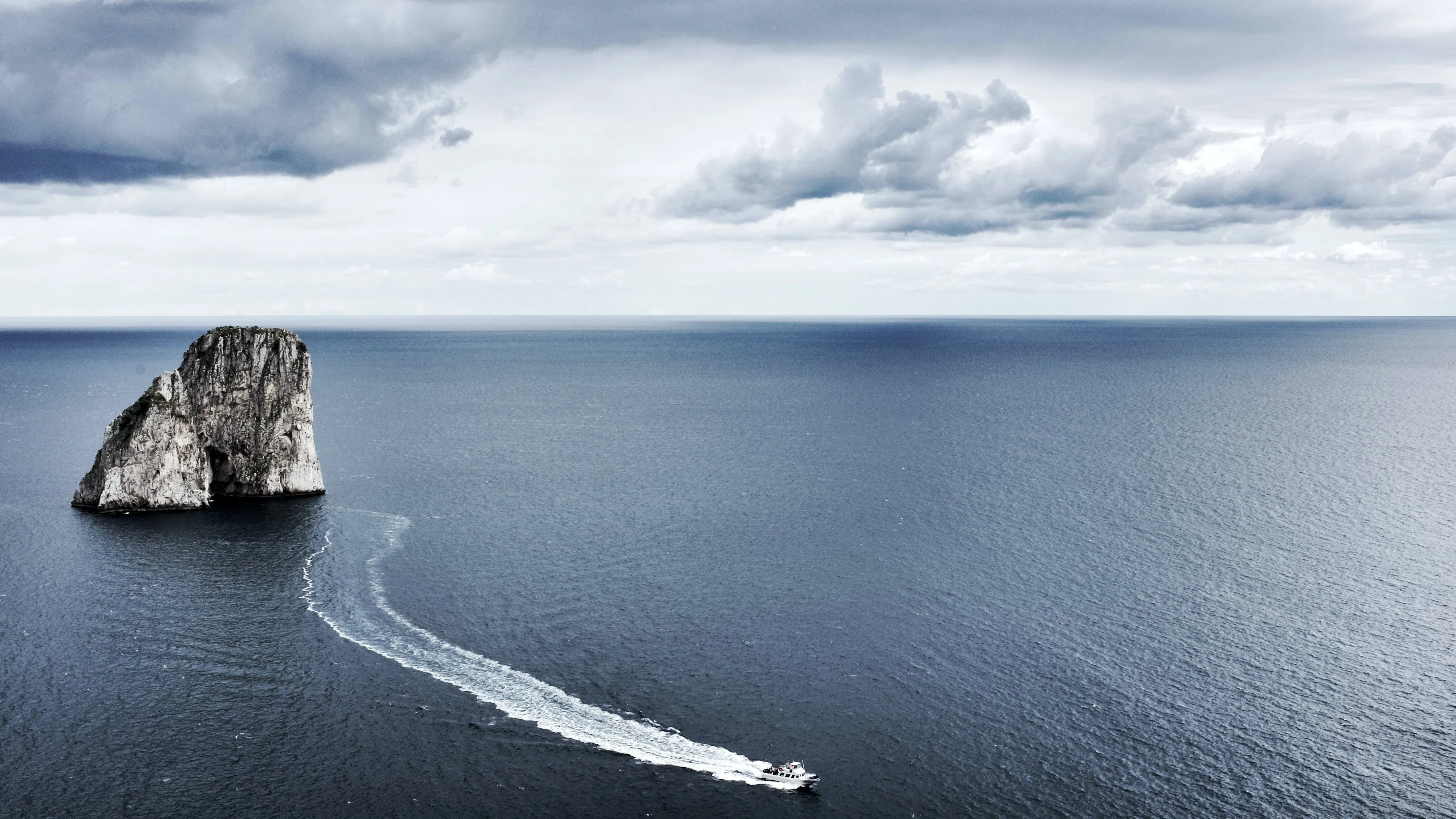 船 岩层 海 云 浪 电脑壁纸 4K壁纸