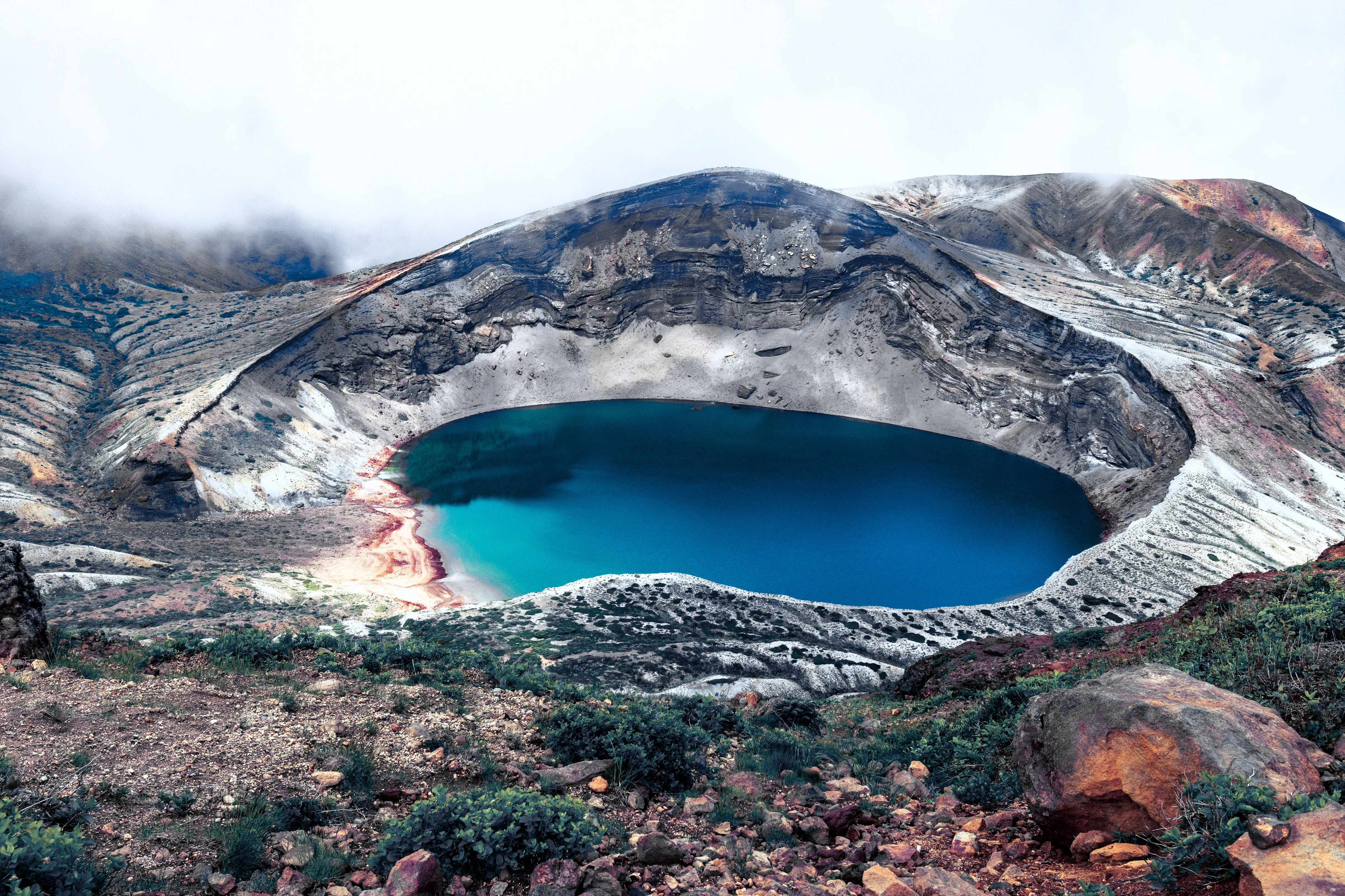 湖 水 山顶 火山口湖 自然 4K壁纸