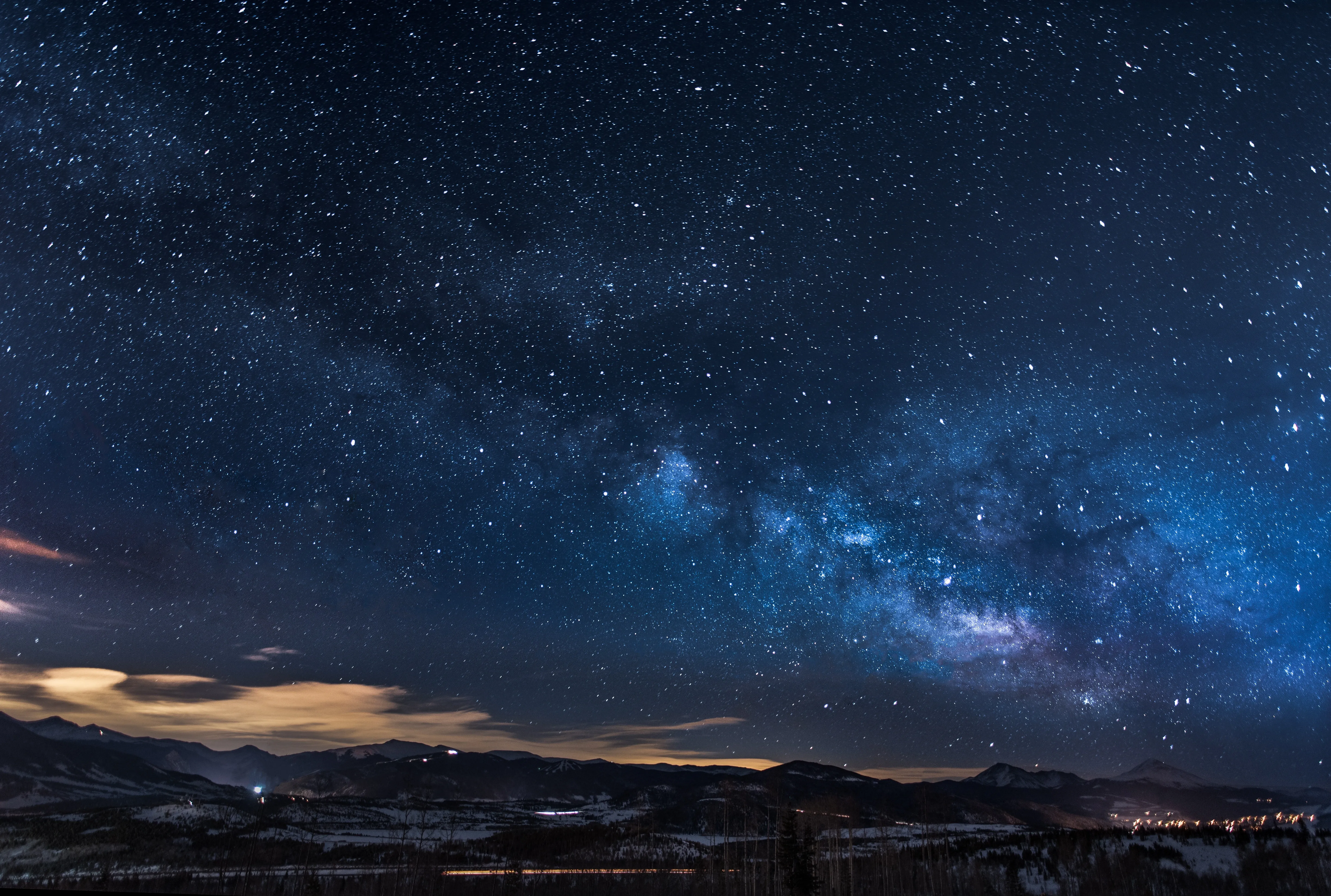 自然 繁星 树木 夜晚 蓝色 天空 银河 星空 星夜 4K壁纸