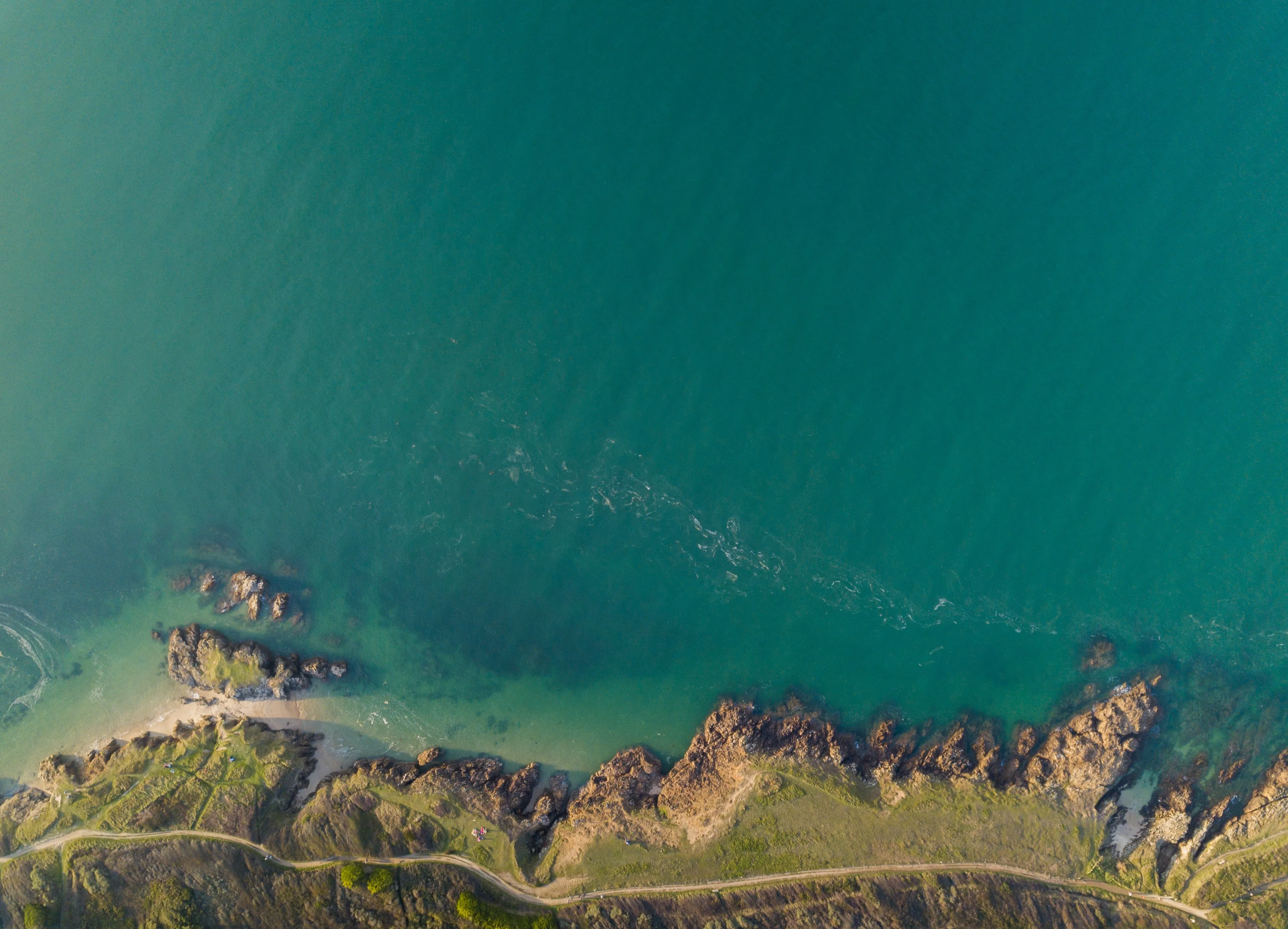 水 自然 蓝色 岩石 4K壁纸