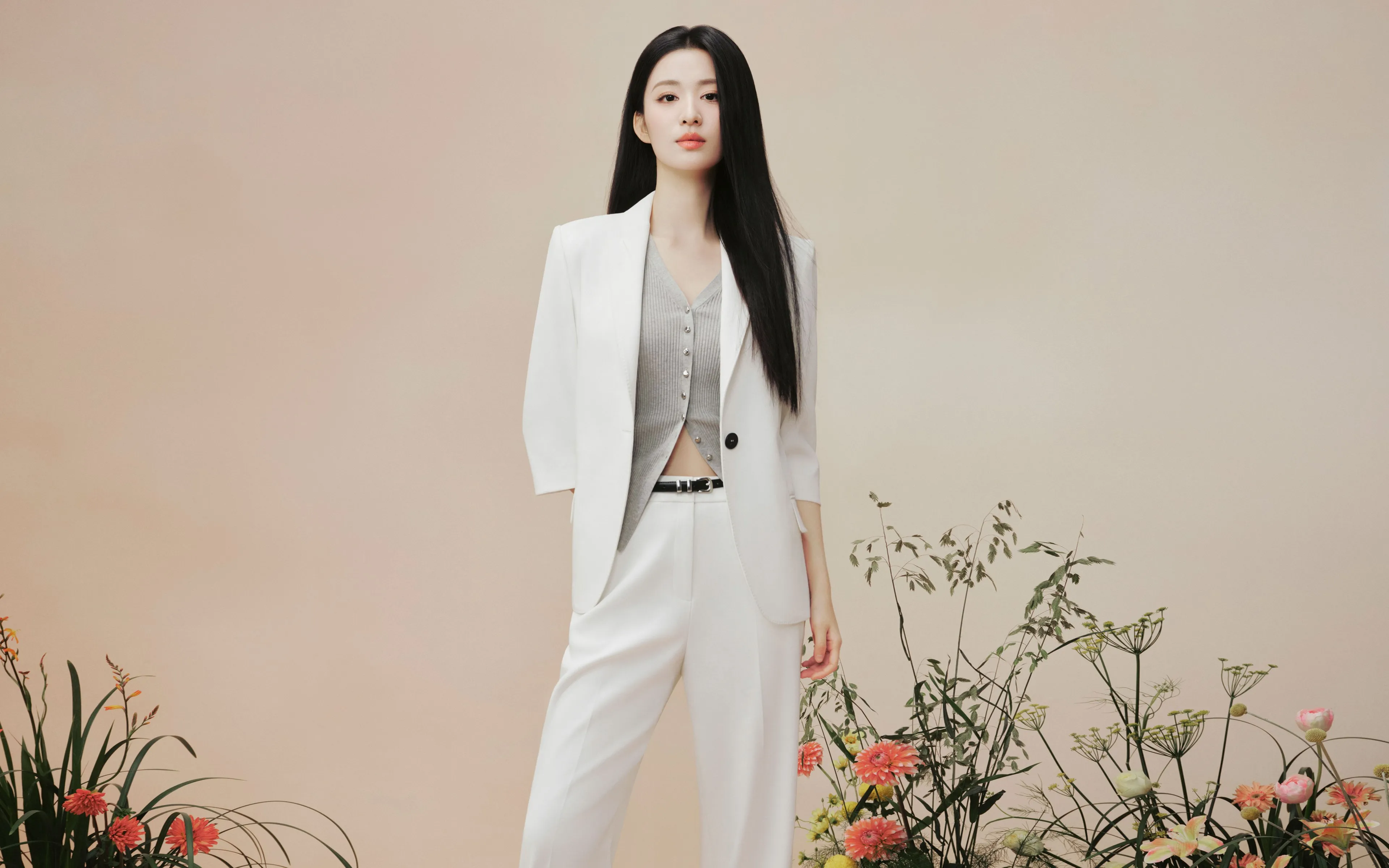 王楚然 白色西装 帅气 美女 4K 壁纸 4K壁纸