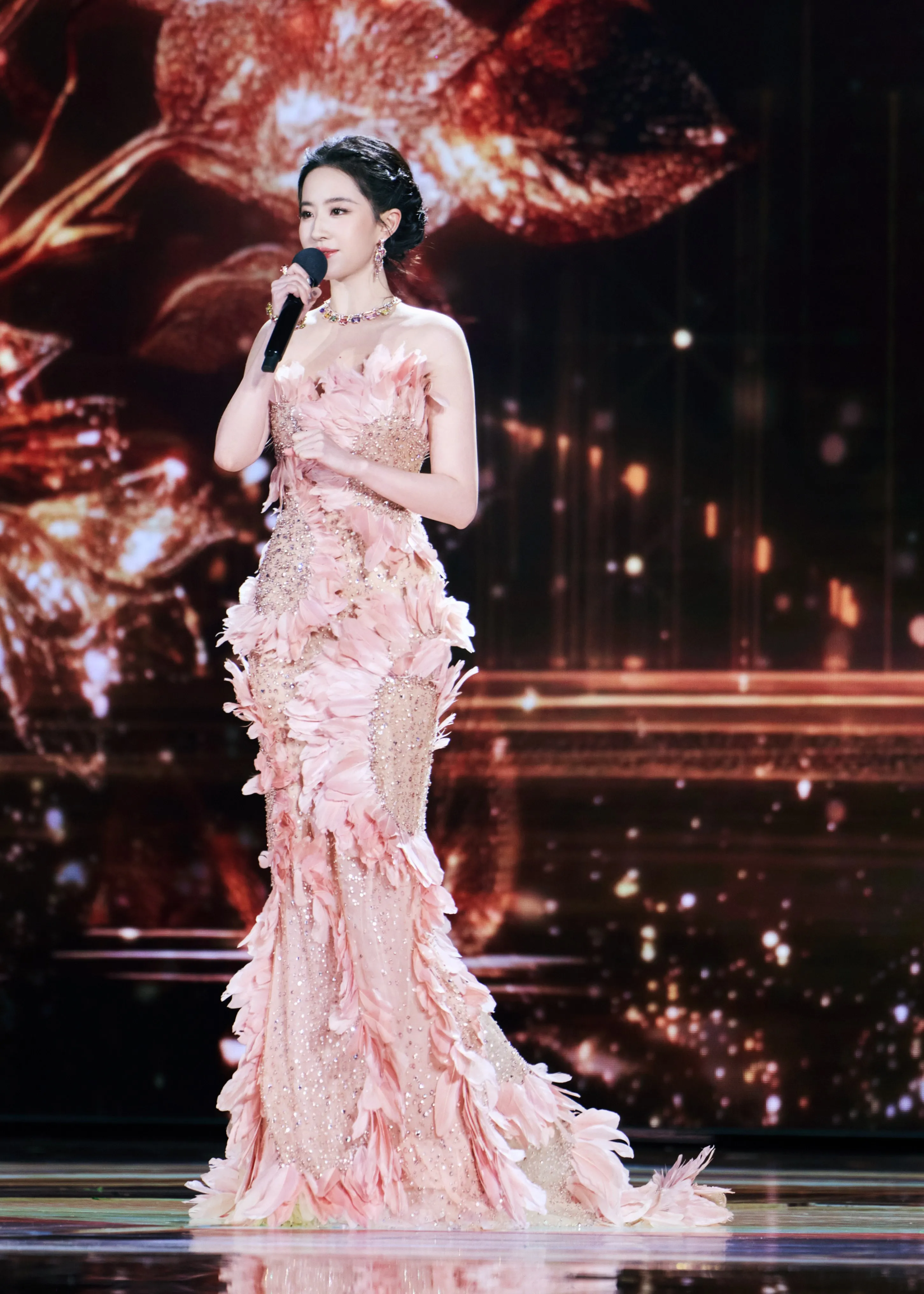 刘亦菲 粉色 梦幻 裙子 礼服 美女 宽屏 手机壁纸 2K壁纸