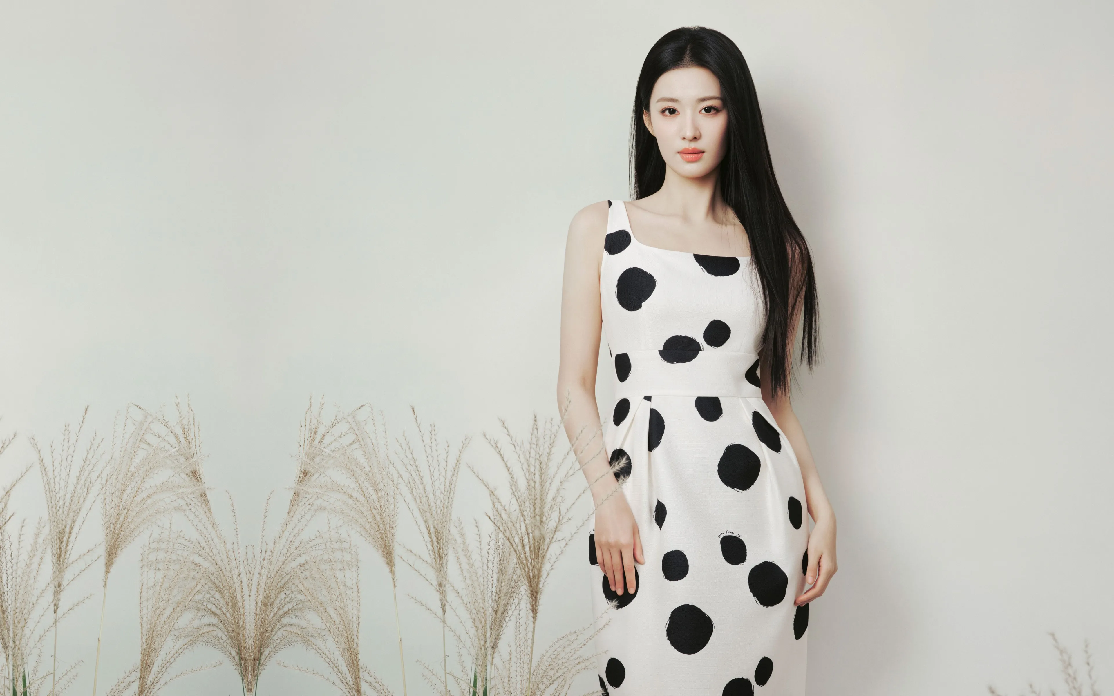 黑白 波点裙 美女 王楚然 4K 壁纸 明星 真人 女人 4K壁纸