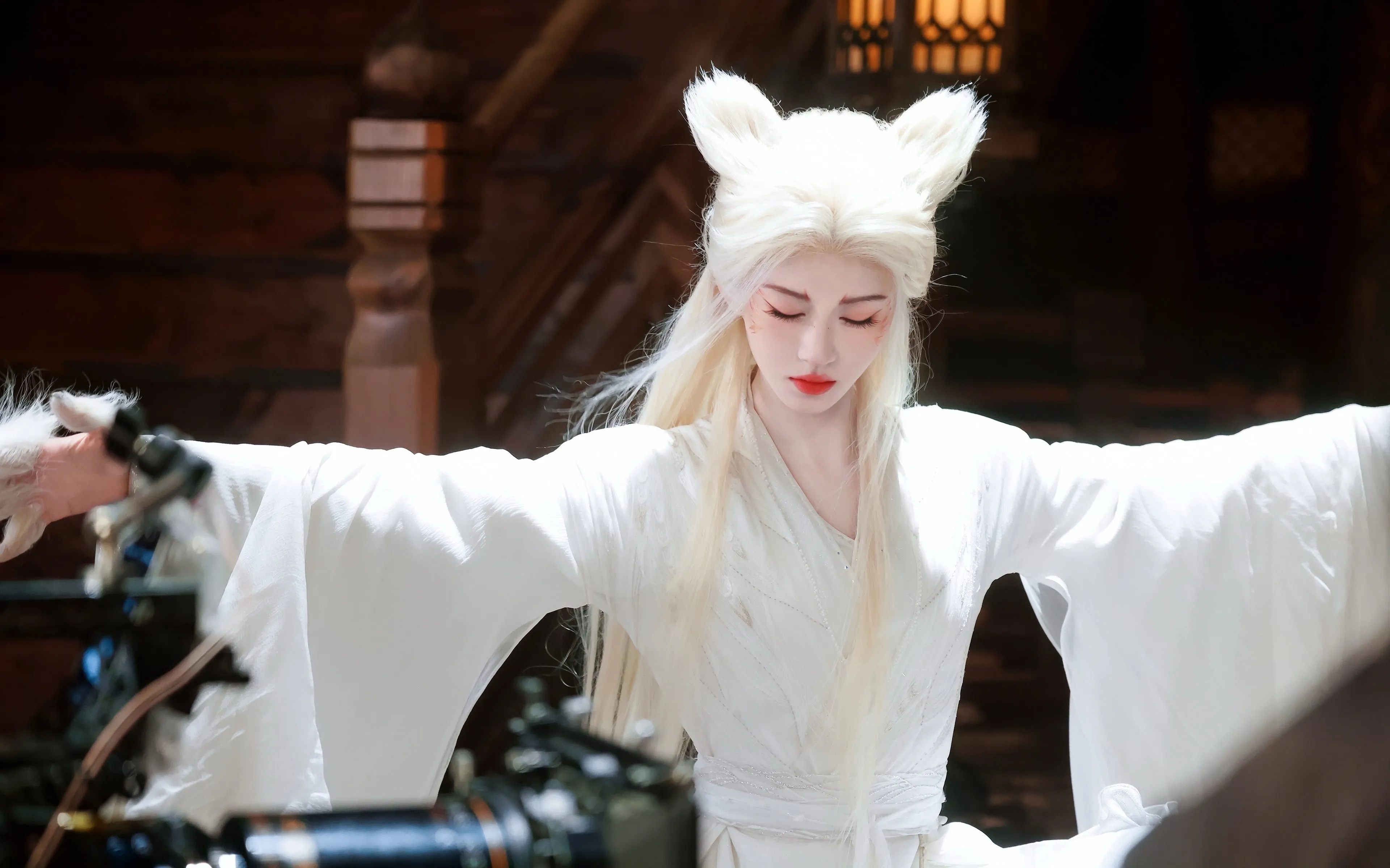 鞠婧祎 白发 狐狸 造型 美女 4K壁纸