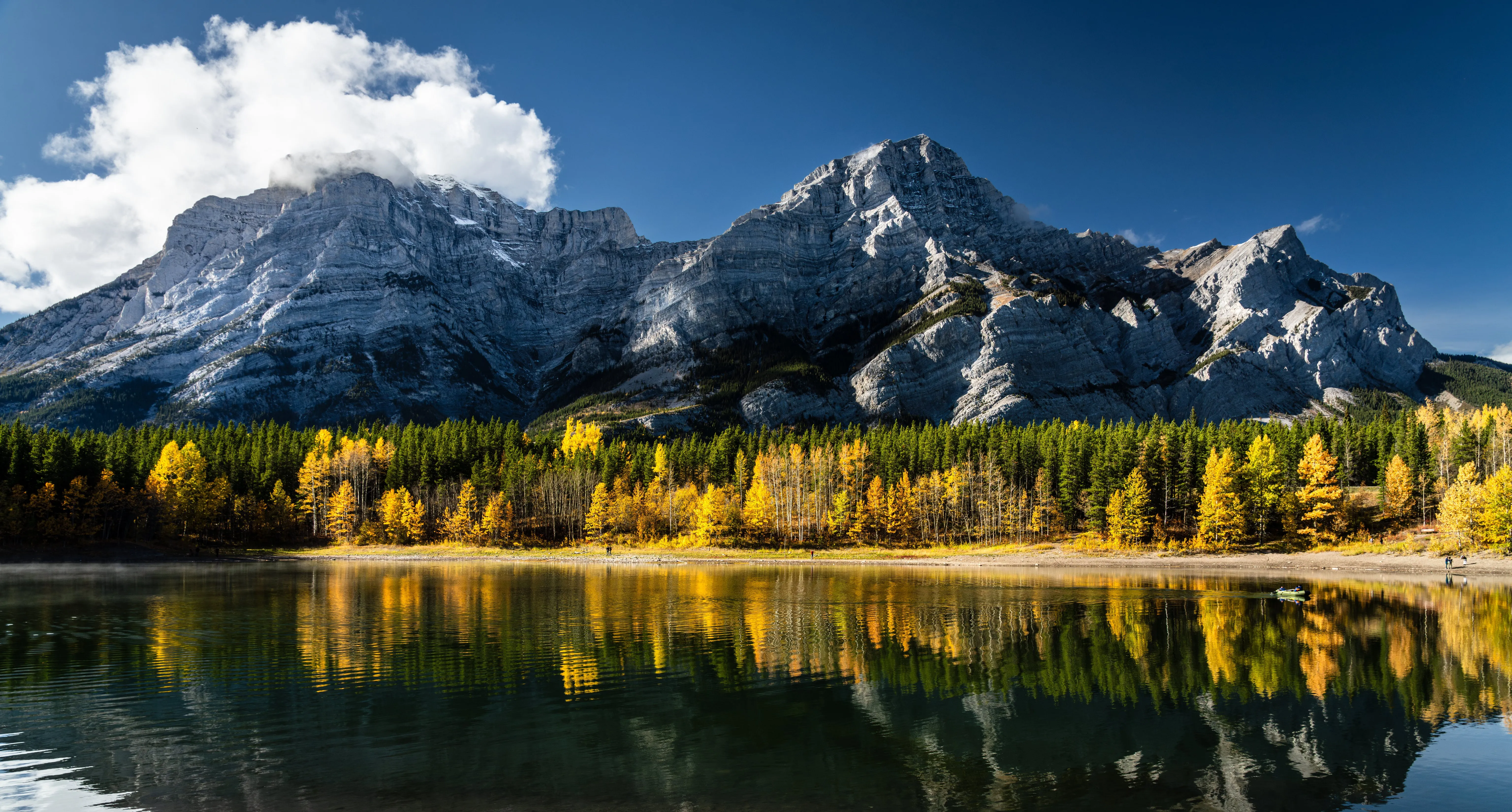 自然 风景 树木 水 云 山 船 湖 秋天 天空 倒影 4K壁纸